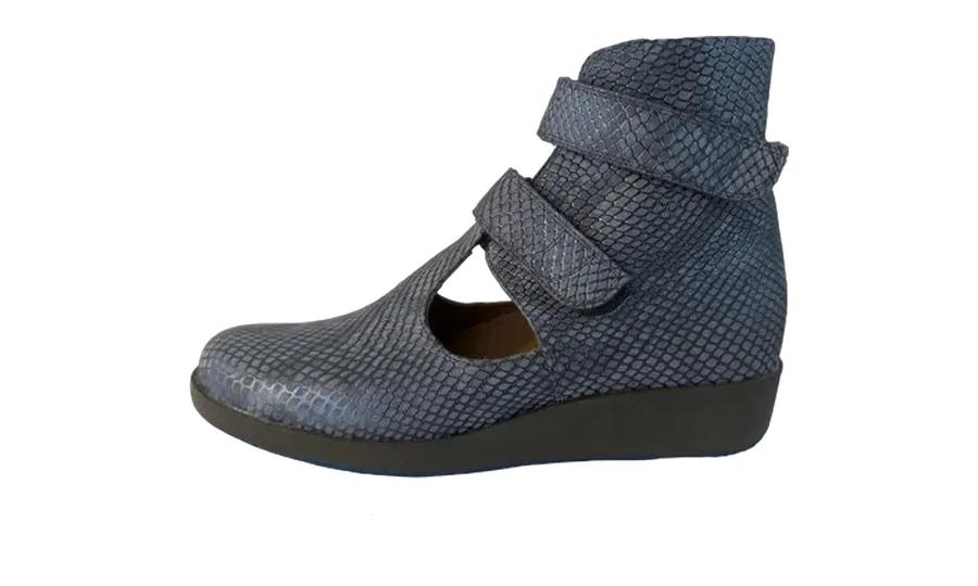 Handgefertigter orthopädischer Maßschuh aus der Werkstatt von progangart, Meisterbetrieb Achim Gaab in Mauer bei Heidelberg