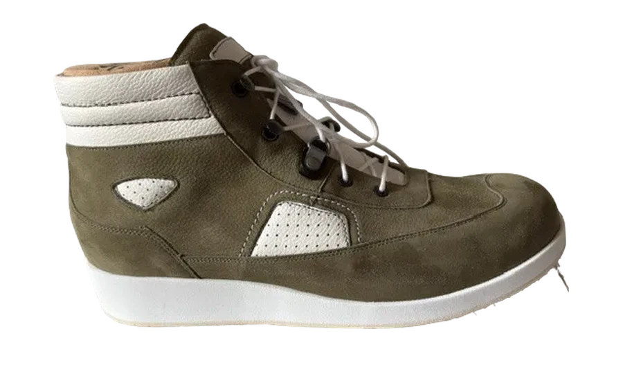 Handgefertigter orthopädischer Maßschuh aus der Werkstatt von progangart, Meisterbetrieb Achim Gaab in Mauer bei Heidelberg